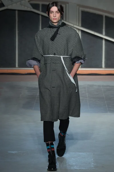 Look 17